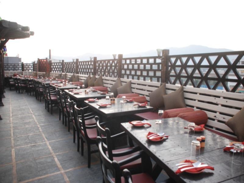 Hotel Lerida Thane Extérieur photo