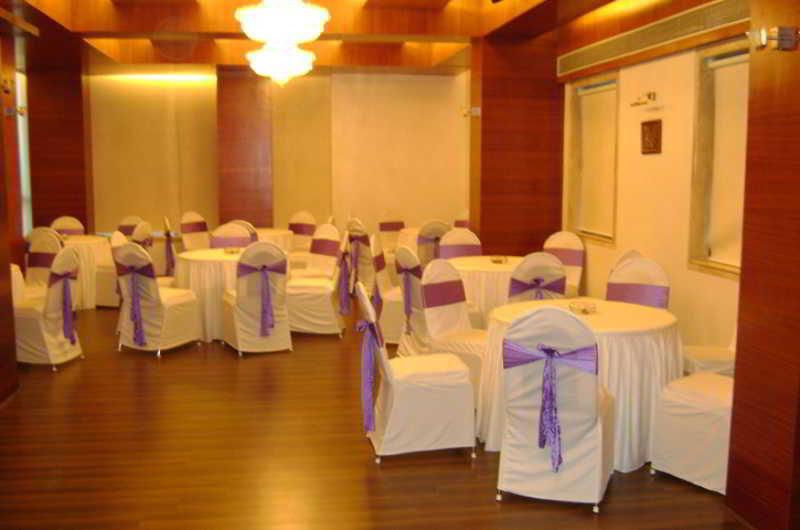 Hotel Lerida Thane Extérieur photo