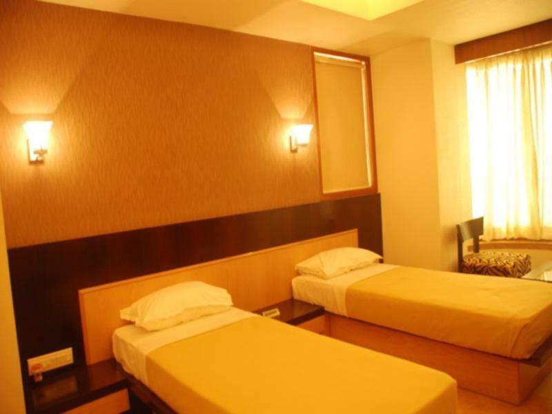 Hotel Lerida Thane Extérieur photo