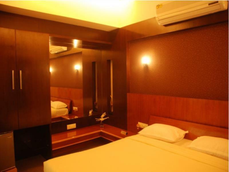 Hotel Lerida Thane Extérieur photo