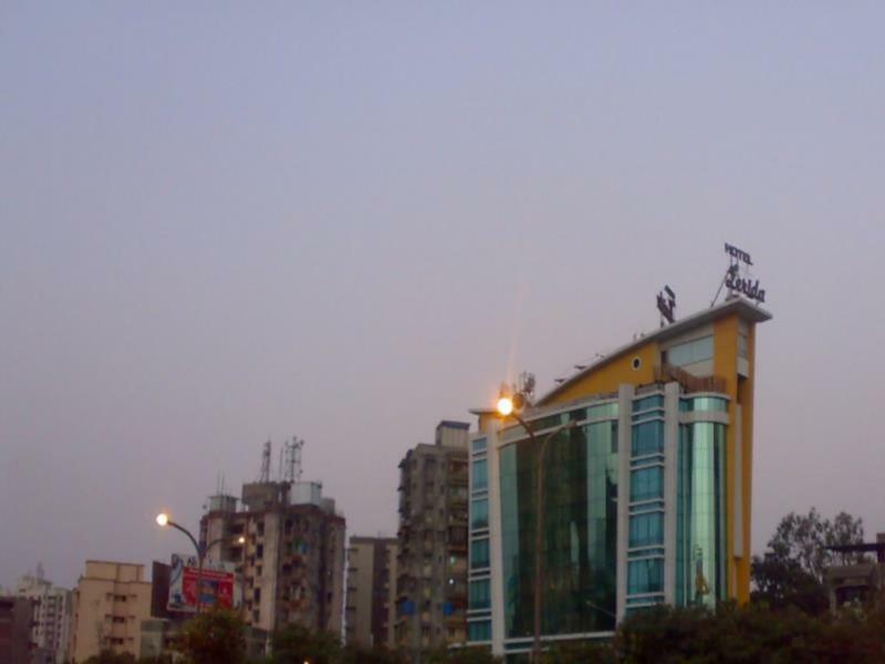 Hotel Lerida Thane Extérieur photo